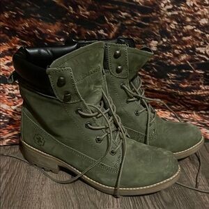 Women's Green Lace-Up Boots